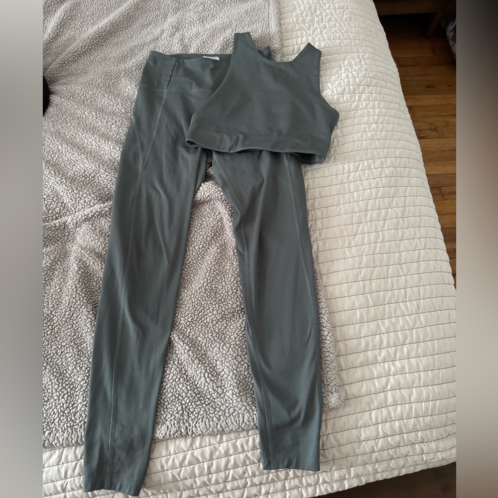 Girlfriend collective workout set